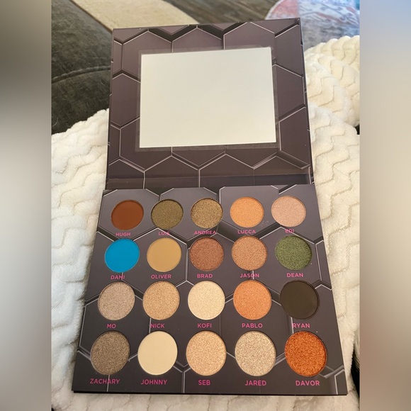 Barbarella eyeshadow palette - Picture 3 of 3